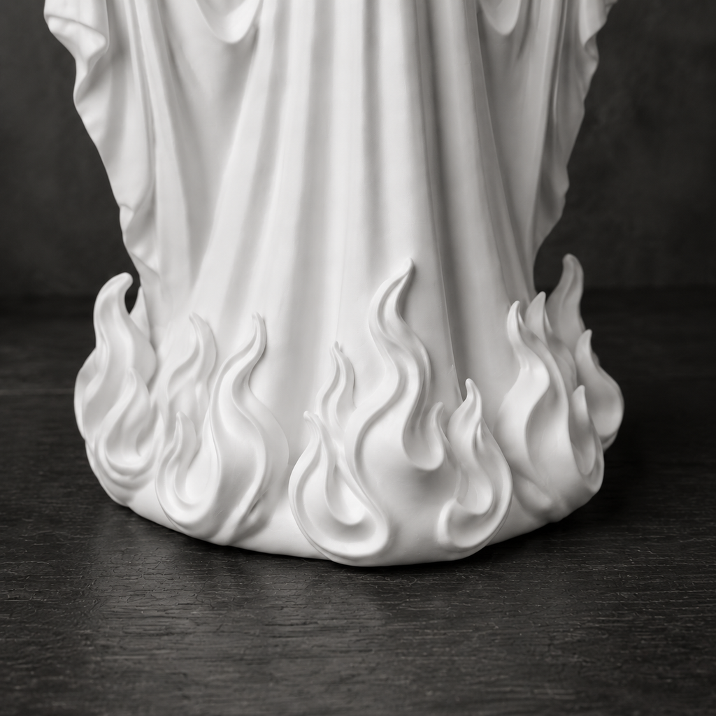The Old Haunt — Retro Ghost Figurine, Halloween Ghost Relic Decor