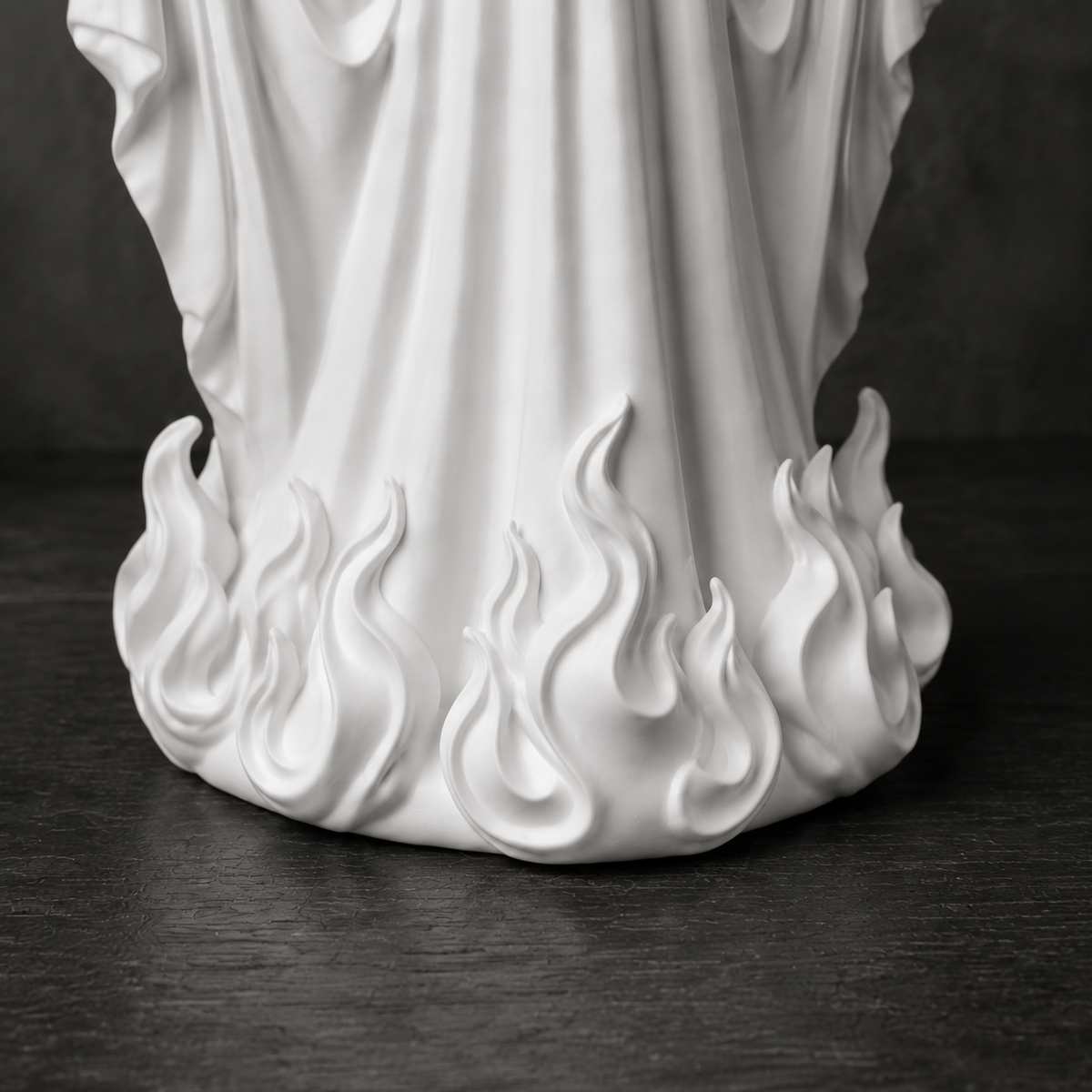 The Old Haunt — Retro Ghost Figurine, Halloween Ghost Relic Decor